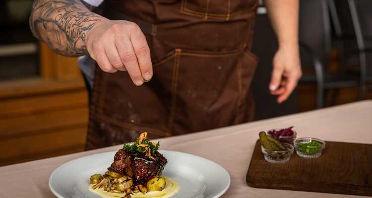 Dine Dining Steak at Logan's Bar and Grill