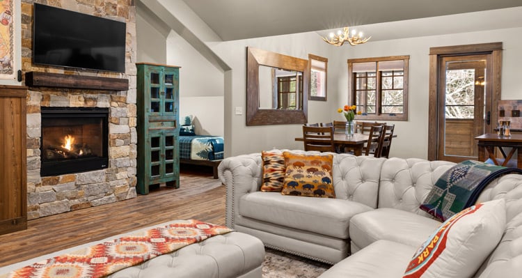 Apgar Village Lodge Suite living room